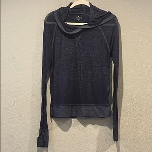 Athleta Charcoal Long Sleeve Women's hooded tissue Tee